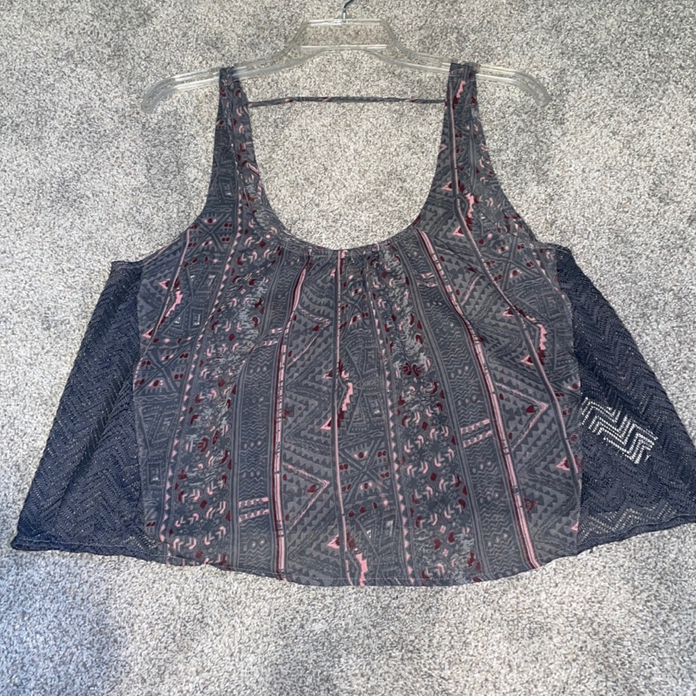 Flowy Hollister Top, barely worn. Looks brand new